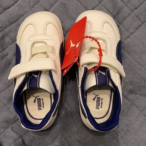 NWT Puma Blue and White leather upper Toddler Size 9 sneakers.